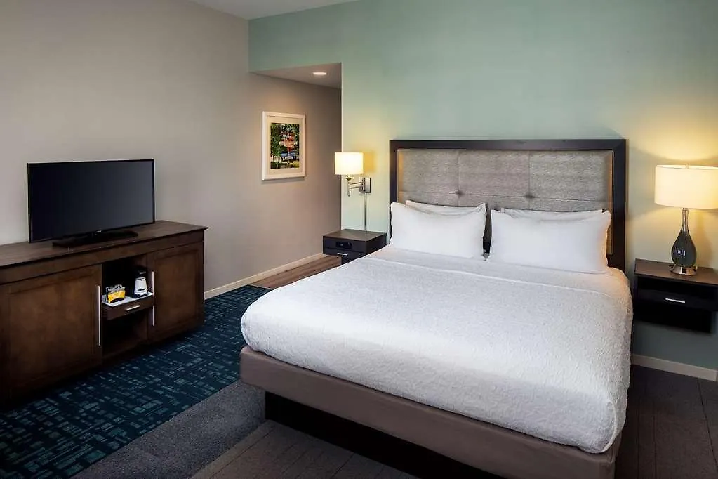 Hampton Inn & Suites Charlotte/Ballantyne, Nc 3*, Charlotte