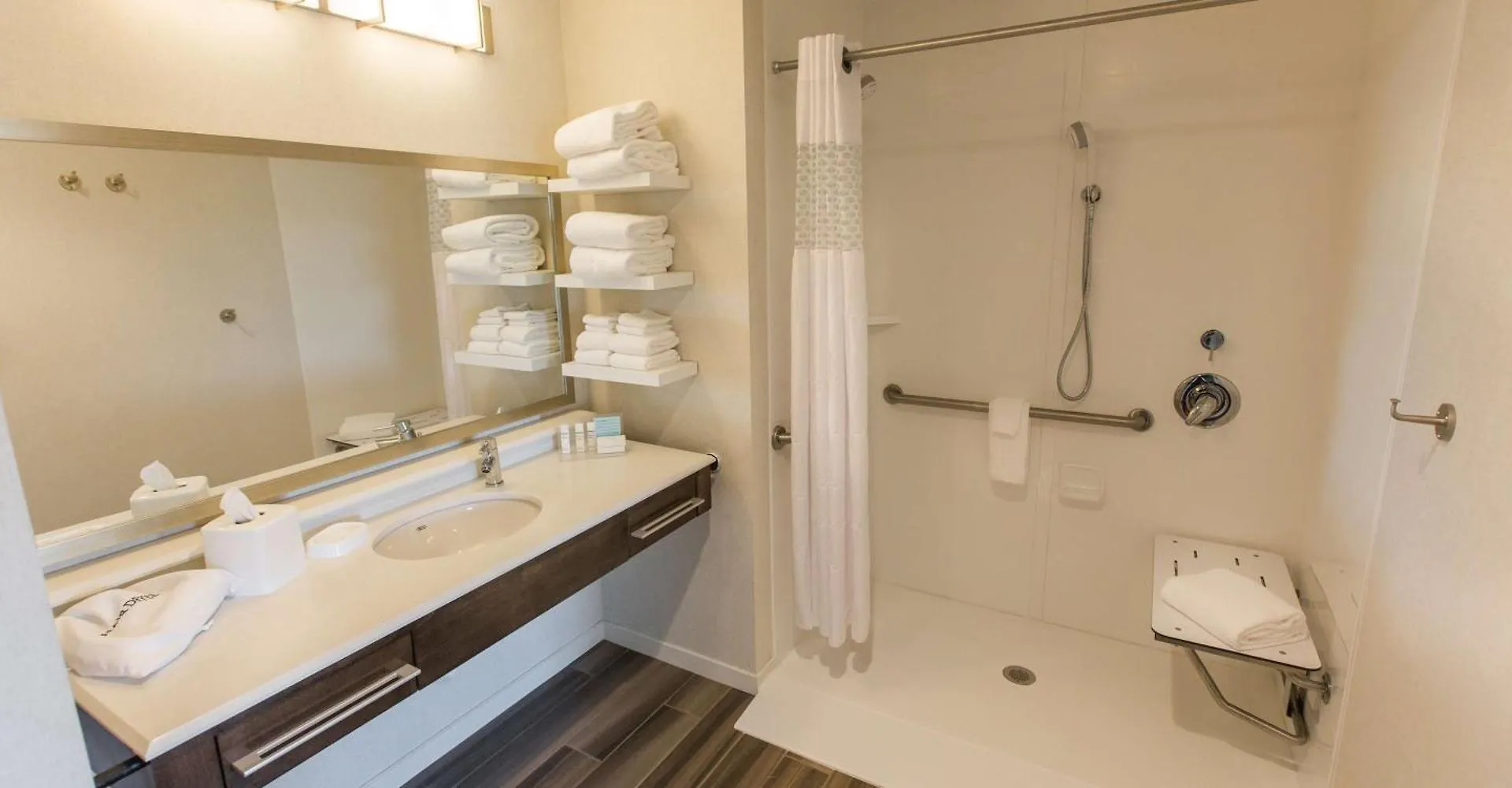 Hampton Inn & Suites Charlotte/Ballantyne, Nc 3*, Charlotte