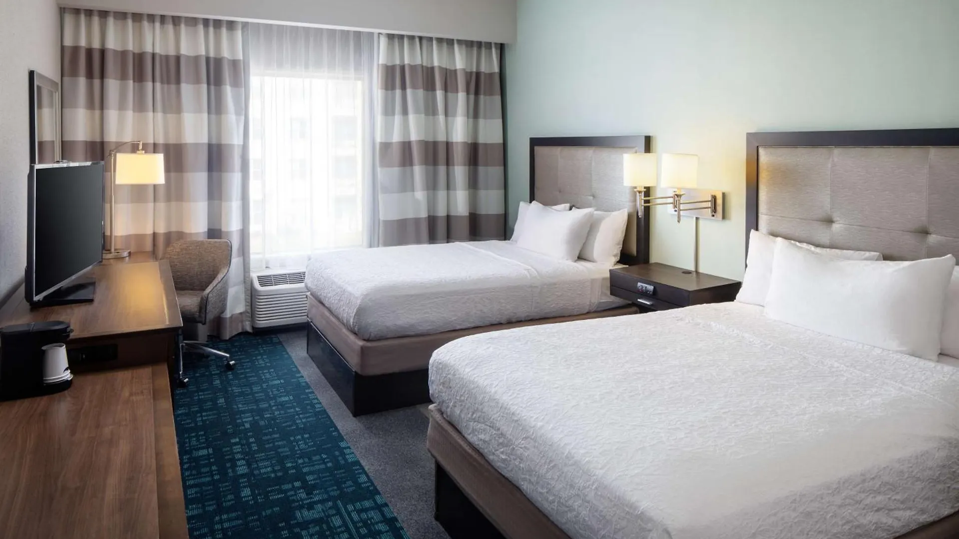 Hampton Inn & Suites Charlotte/Ballantyne, Nc 3*, Charlotte
